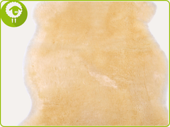 Why a baby lambskin is a wonderful natural product – and why we still give a tip for infant cribs