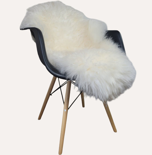 Naturasan Schaffell mit Nähten | Ökologisch gegerbt & handgearbeitet | diverse Farben